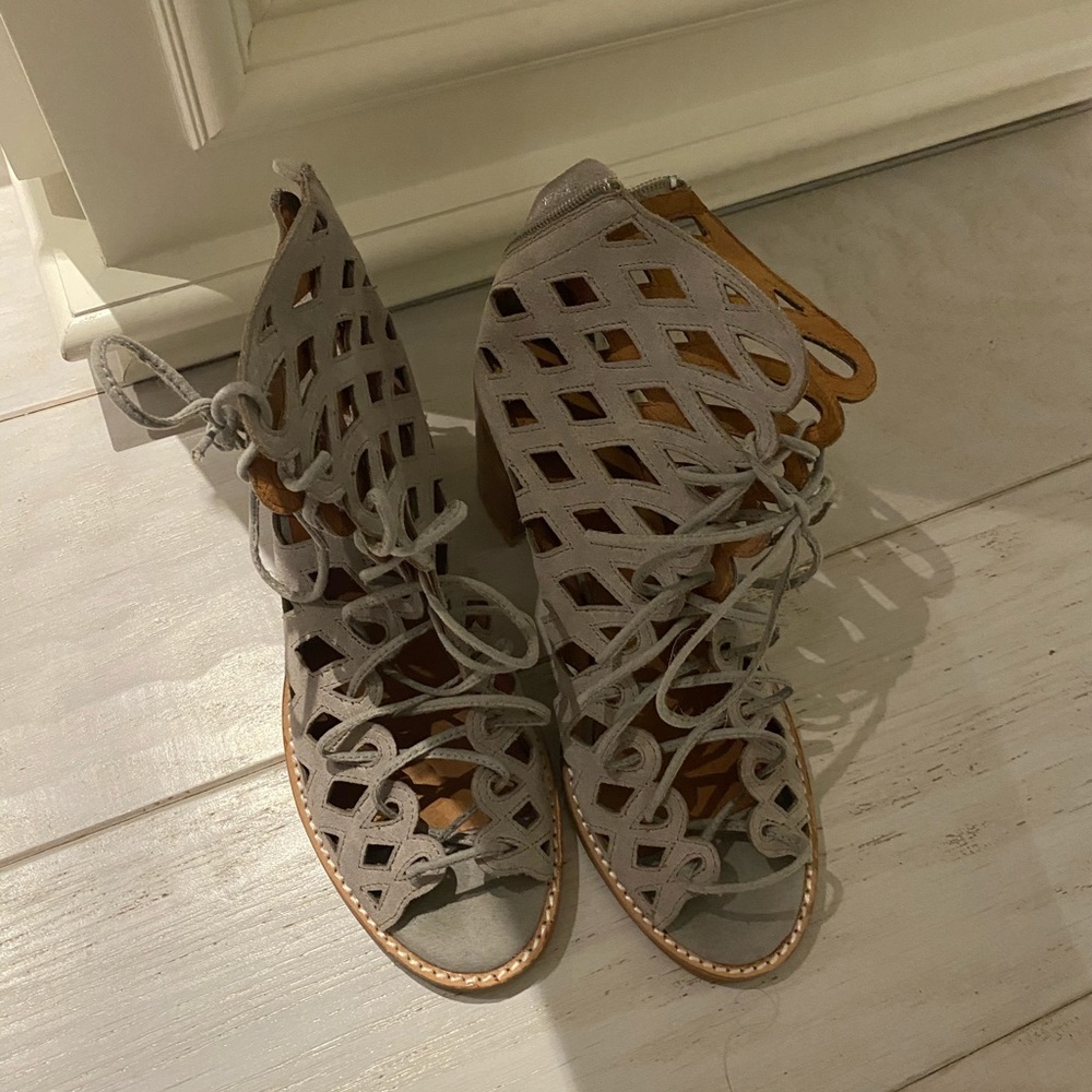 gray strappy heels!!